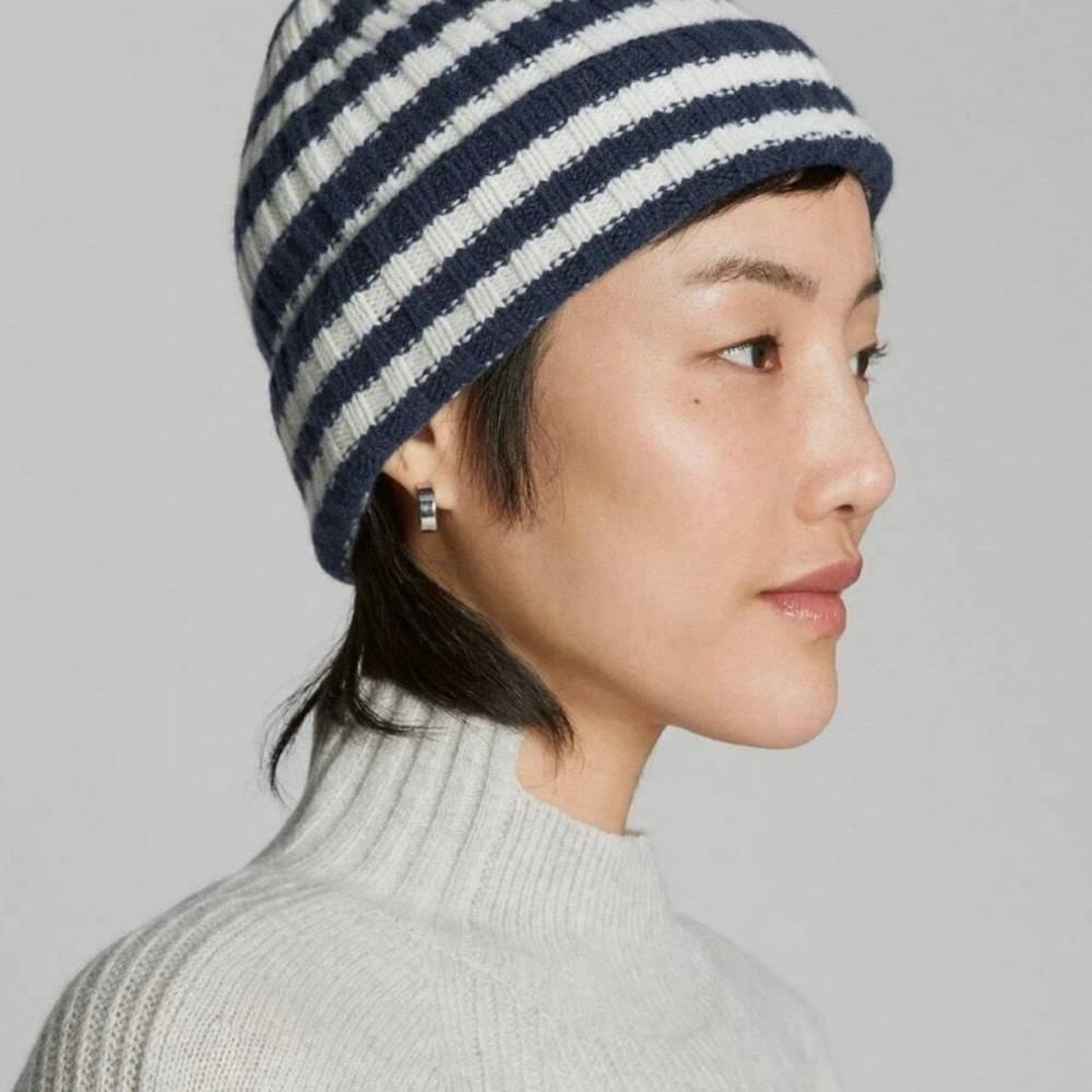NWT Everlane Navy Blue Stripe Cashmere Knit Beanie Unisex Winter Cozy Cabincore